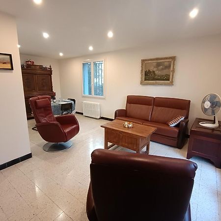 Grand Appartement, 2 Chambres Et Jardin Nimes Exterior photo