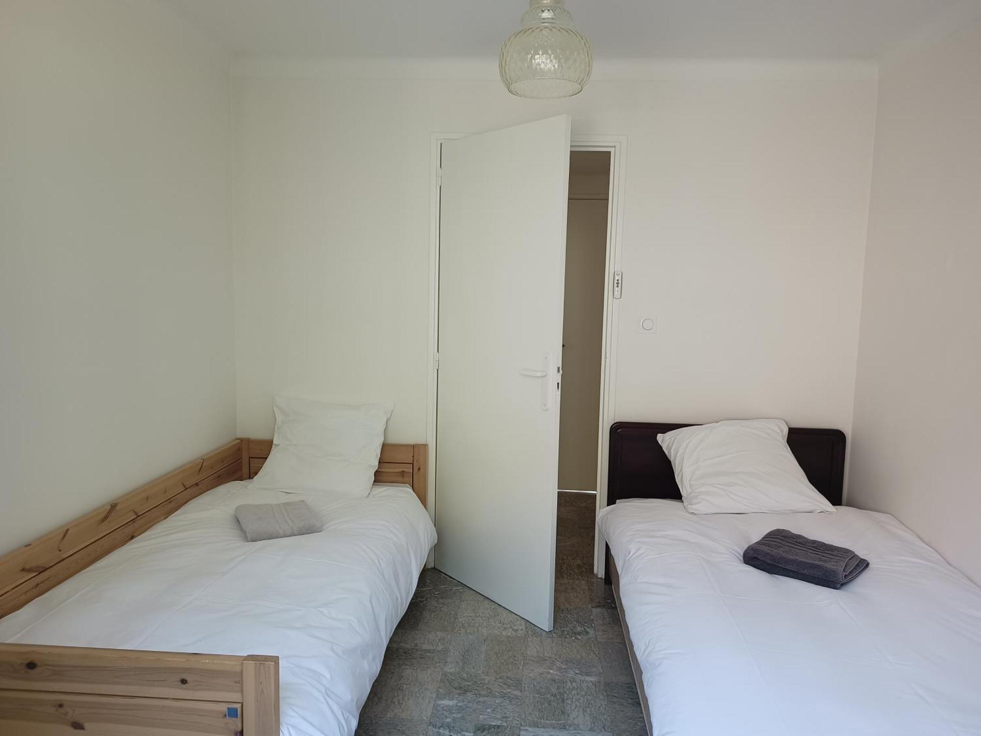 Grand Appartement, 2 Chambres Et Jardin Nimes Exterior photo